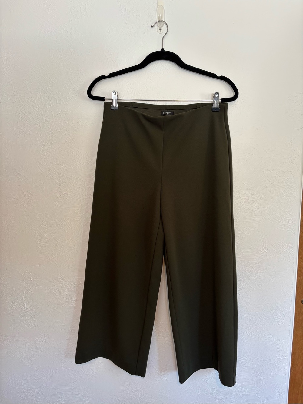 LOFT Olive Green Wide-Leg Cropped Pants